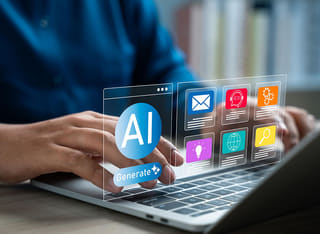 Persona nueva en el mercado cripto que estudia las bases de la negociación automática mediante IA